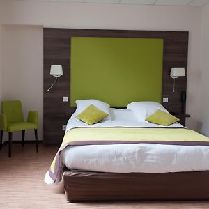 Logis Hotel Du Parc-Restaurant - Le Rouget De Lisle